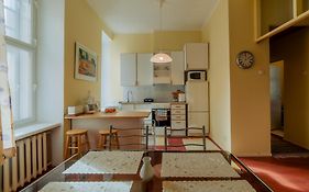 Romeo Family Apartments